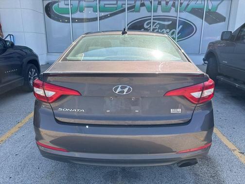 2016 Hyundai SONATA SE