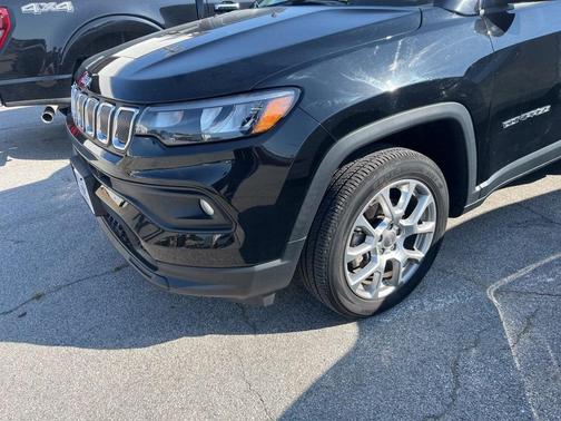 2022 Jeep Compass Latitude Lux
