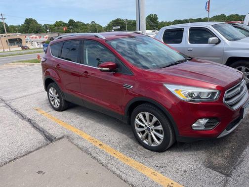 RUBY RED METALLIC TINTED CC 2017 Ford Escape Titanium