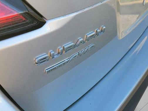 Ice Silver Metallic 2021 Subaru Outback Premium