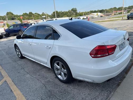 2015 Volkswagen Passat 1.8T Limited Edition