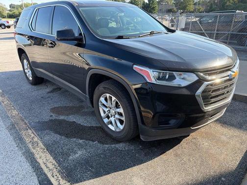 Mosaic Black Metallic 2020 Chevrolet Traverse LS