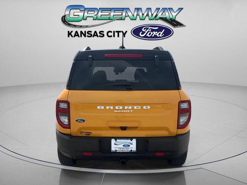 CYBER ORANGE METALLIC TC 2022 Ford Bronco Sport Outer Banks