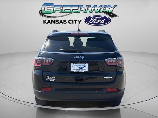 Diamond Black 2024 Jeep Compass Latitude