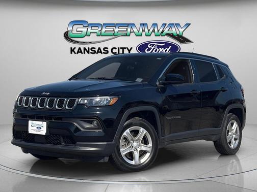 Diamond Black 2024 Jeep Compass Latitude