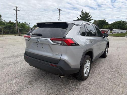 Silver Sky Metallic 2021 Toyota RAV4 Hybrid LE