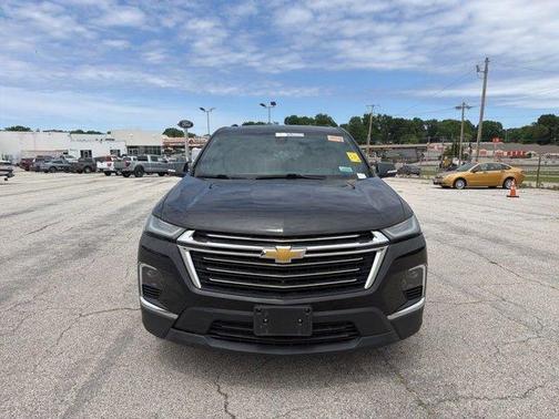 Mosaic Black Metallic 2022 Chevrolet Traverse LT Leather
