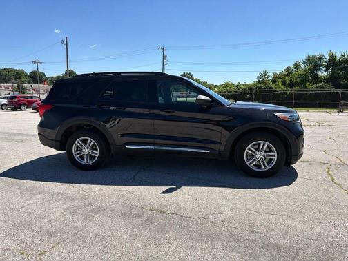 AGATE BLACK METALLIC 2024 Ford Explorer XLT