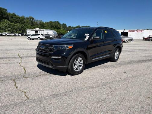 AGATE BLACK METALLIC 2024 Ford Explorer XLT