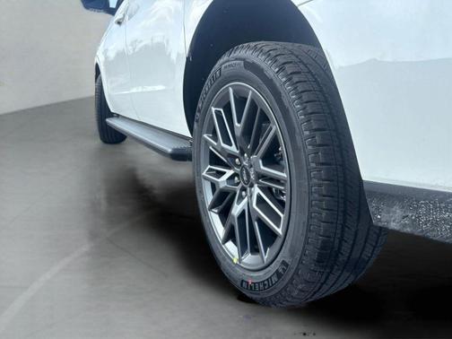 STAR WHITE MET TRI-COAT 2026 Ford Expedition Max Platinum