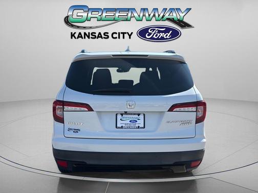 White 2022 Honda Pilot Black Edition