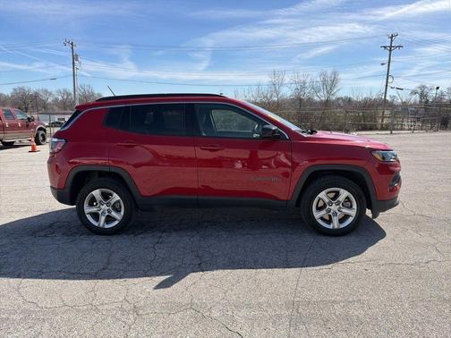 Redline Pearlcoat 2023 Jeep Compass Latitude