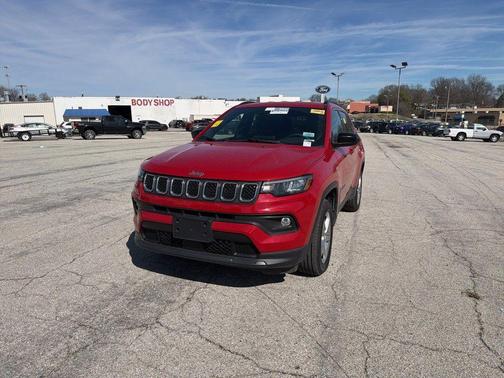 Redline Pearlcoat 2023 Jeep Compass Latitude