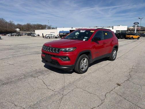 Redline Pearlcoat 2023 Jeep Compass Latitude