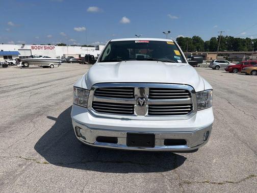 Bright White Clearcoat 2018 RAM 1500 Big Horn