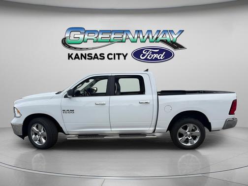 Bright White Clearcoat 2018 RAM 1500 Big Horn