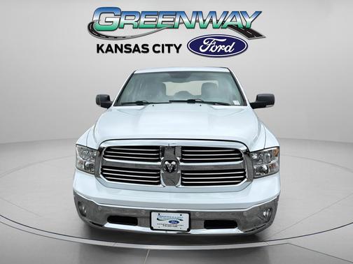 Bright White Clearcoat 2018 RAM 1500 Big Horn