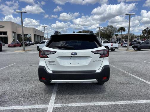 Crystal White Pearl 2023 Subaru Outback Limited