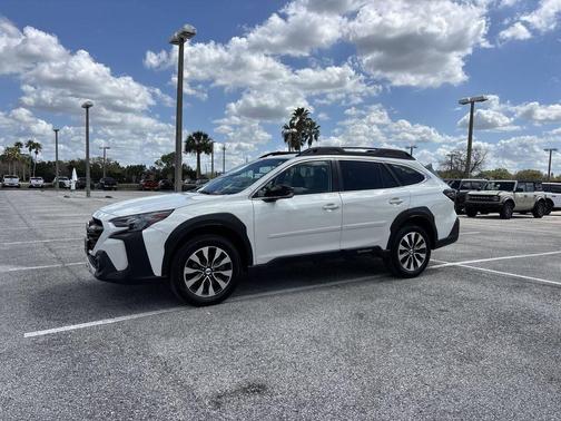 Crystal White Pearl 2023 Subaru Outback Limited