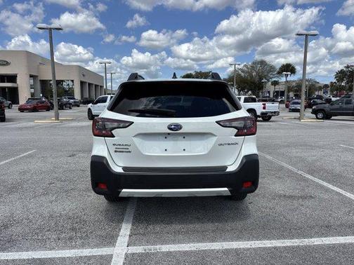 Crystal White Pearl 2023 Subaru Outback Limited
