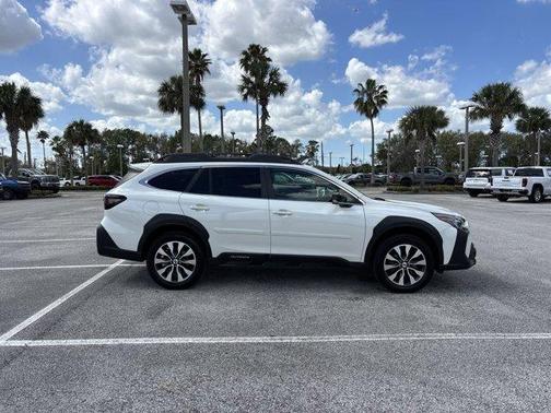 Crystal White Pearl 2023 Subaru Outback Limited