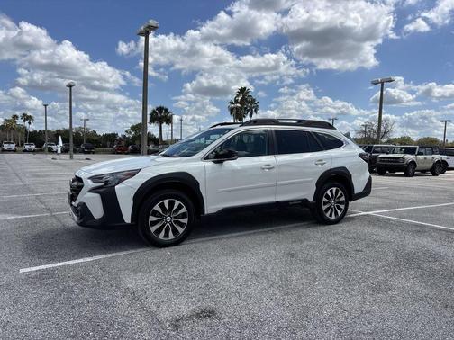 Crystal White Pearl 2023 Subaru Outback Limited