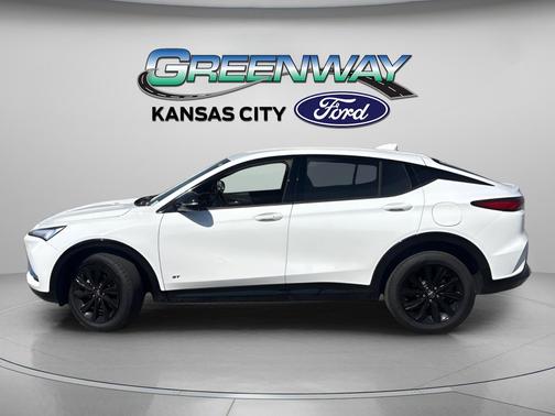 Summit White 2025 Buick Envista Sport Touring FWD
