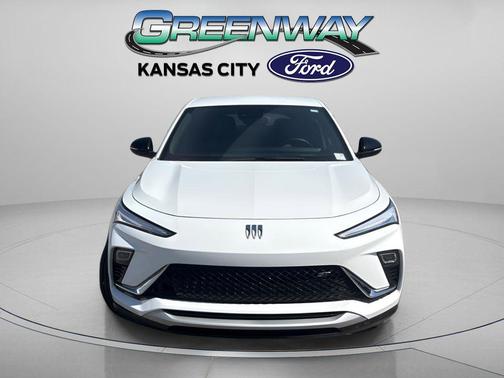 Summit White 2025 Buick Envista Sport Touring