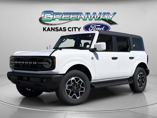 Oxford White 2026 Ford Bronco Outer Banks