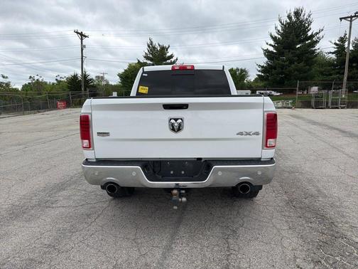 Bright White Clearcoat 2017 RAM 1500 Laramie