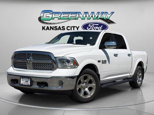 Bright White Clearcoat 2017 RAM 1500 Laramie