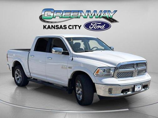 Bright White Clearcoat 2017 RAM 1500 Laramie