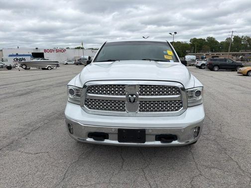 Bright White Clearcoat 2017 RAM 1500 Laramie