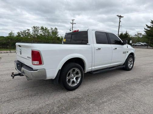 Bright White Clearcoat 2017 RAM 1500 Laramie