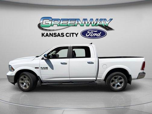 Bright White Clearcoat 2017 RAM 1500 Laramie