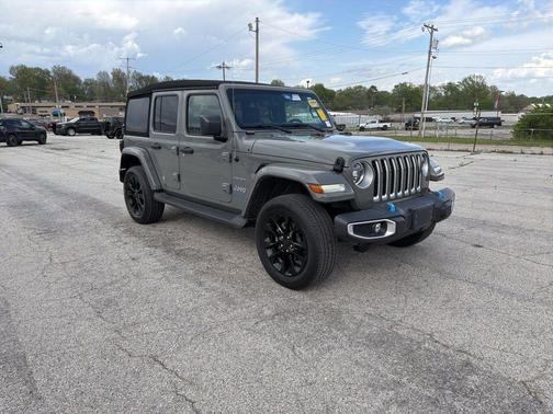 Sting Gray Clearcoat 2023 Jeep Wrangler 4xe Sahara