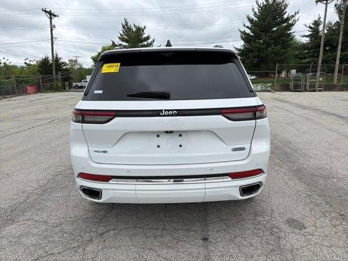 Bright White Clearcoat 2022 Jeep Grand Cherokee 4xe Overland