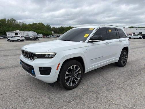 Bright White Clearcoat 2022 Jeep Grand Cherokee 4xe Overland