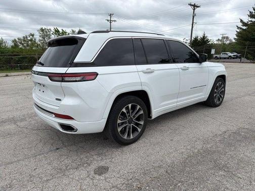 Bright White Clearcoat 2022 Jeep Grand Cherokee 4xe Overland