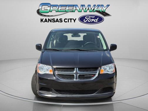 Black Onyx Crystal Pearlcoat 2019 Dodge Grand Caravan SE