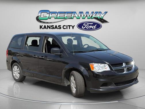 Black Onyx Crystal Pearlcoat 2019 Dodge Grand Caravan SE