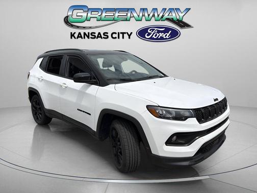 Bright White Clearcoat 2023 Jeep Compass Altitude