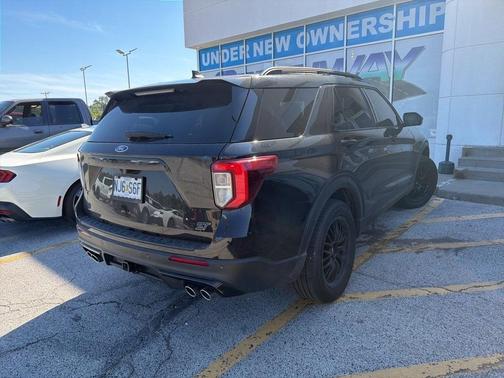 2022 Ford Explorer ST