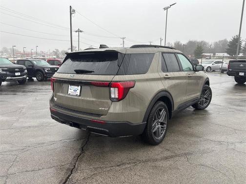 2026 Ford Explorer ST-Line