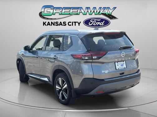 Gun Metallic 2021 Nissan Rogue SL
