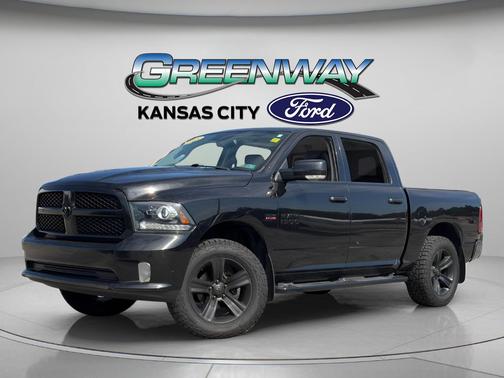 Brilliant Black Crystal Pearlcoat 2018 RAM 1500 Night Crew Cab 4x4 5'7' Box