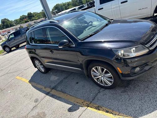 Deep Black 2015 Volkswagen Tiguan 4MOTION Auto SEL