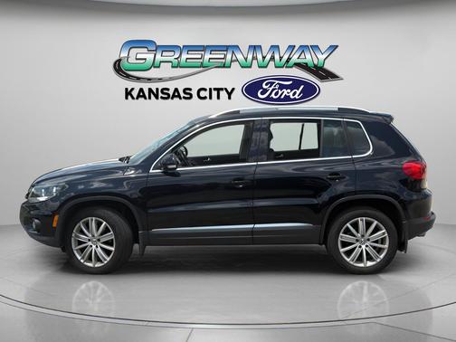 Deep Black 2015 Volkswagen Tiguan 4MOTION Auto SEL