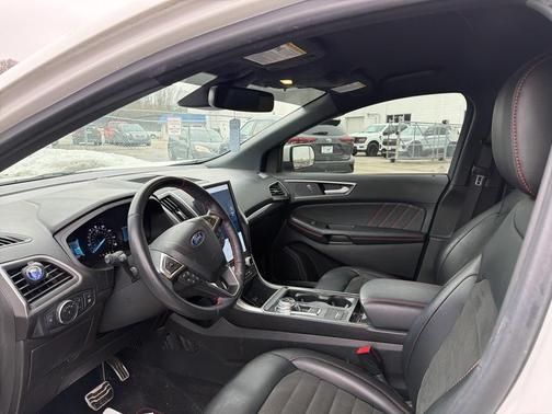2022 Ford Edge ST Line