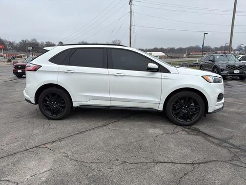2022 Ford Edge ST Line